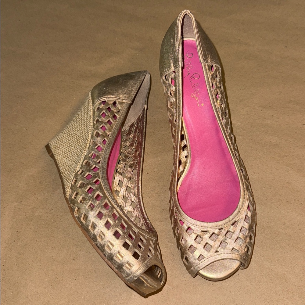 Lilly Pulitzer resort Metallic Gold Woven Peep-Toe Wedge Sandals with Pink Insol